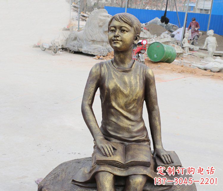 济南铜雕景观摆件——“女孩看书”