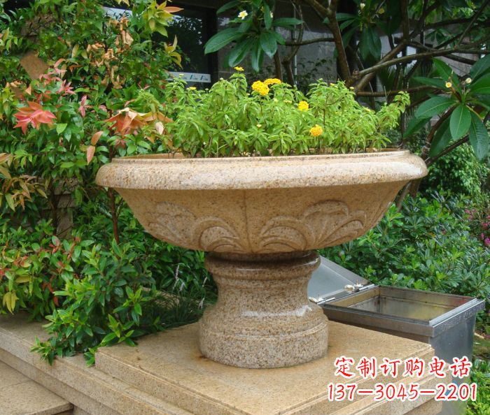 济南雕塑花盆,精雕细琢