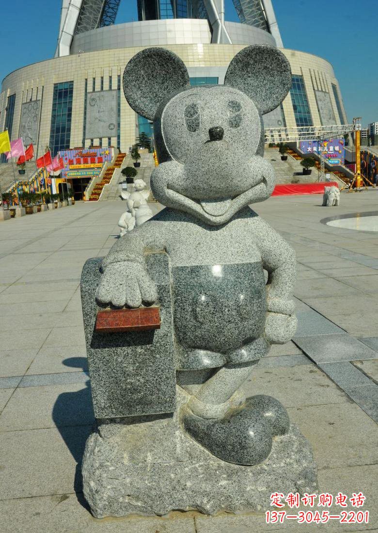 济南令人惊叹的米老鼠塑像