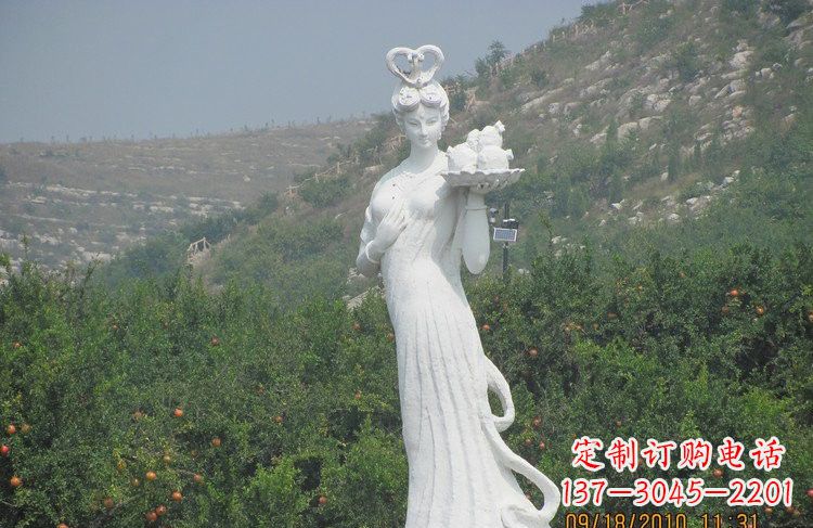 济南公园景区石榴仙子石雕