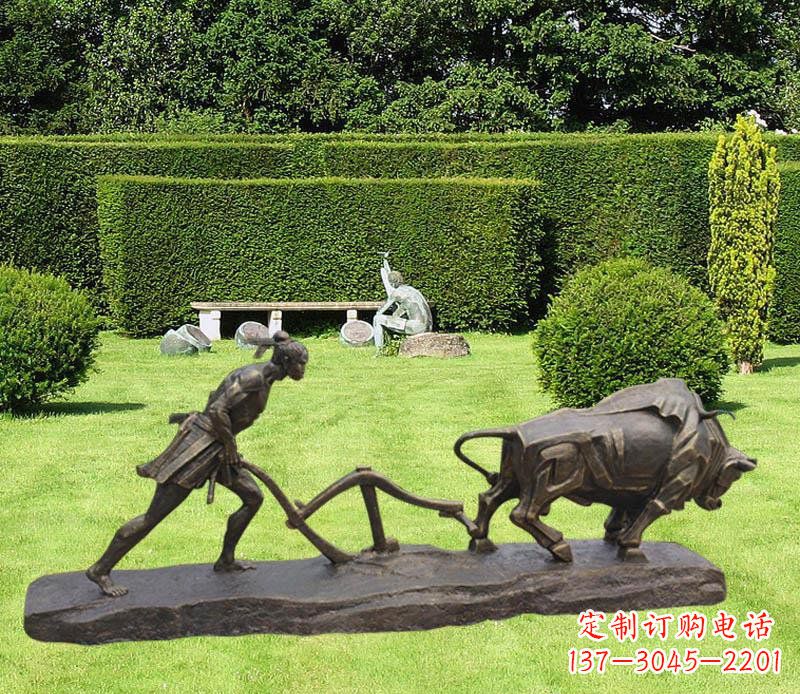 济南古典风格牛雕塑,新时代艺术装点