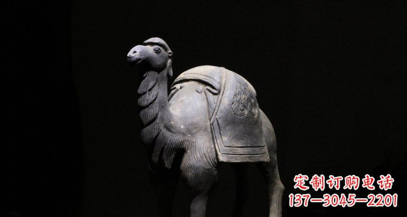 济南公园骆驼动物铜雕 (3)