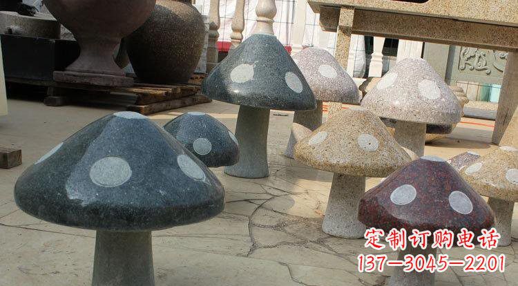 济南公园蘑菇石雕