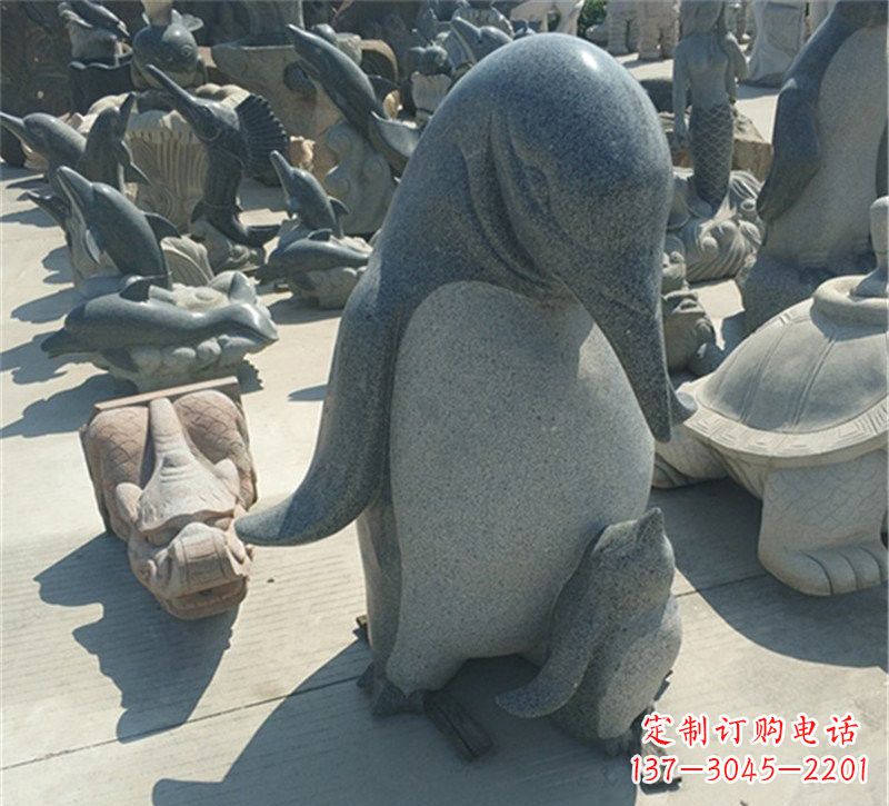 济南爱永恒之石雕——公园母子企鹅石雕