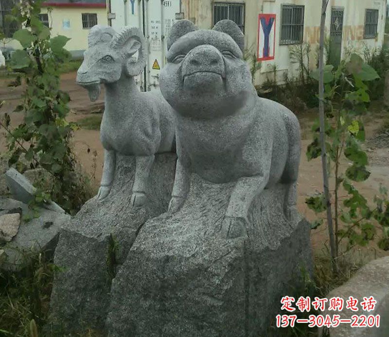 济南公园十二生肖动物猪石雕