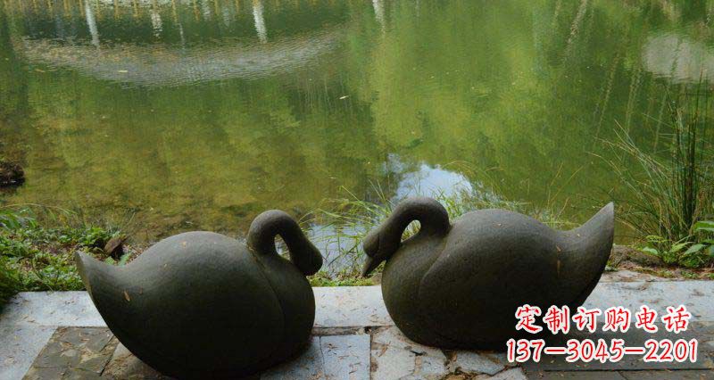 济南高雅优美的天鹅铜雕