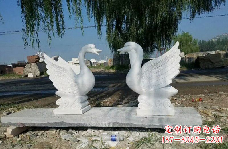 济南浪漫传情——中领雕塑定制天鹅石雕