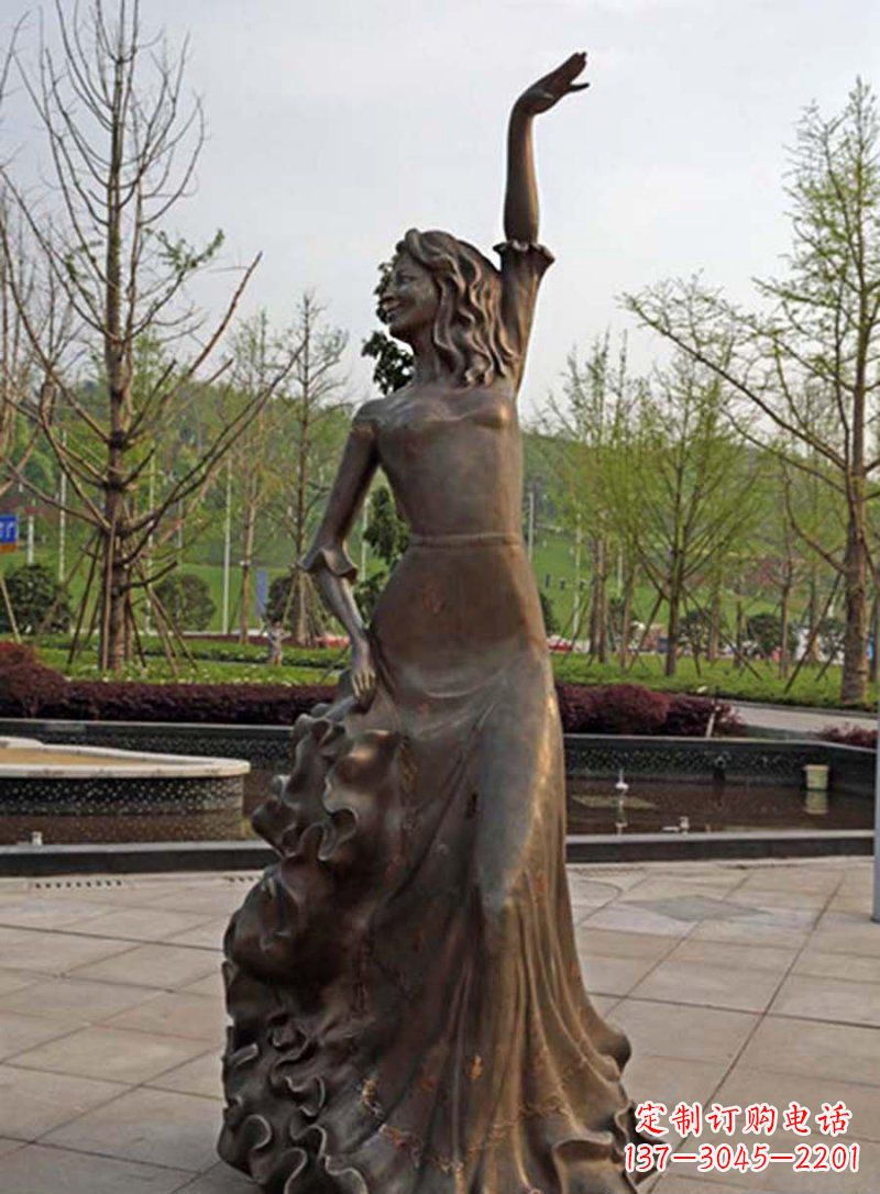 济南公园跳舞的女孩人物铜雕