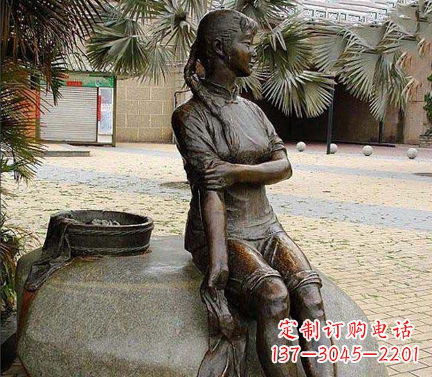 济南中领雕塑定制，洗衣服的女孩铜雕塑