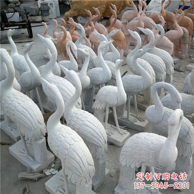 济南公园仙鹤草坪动物石雕摆件