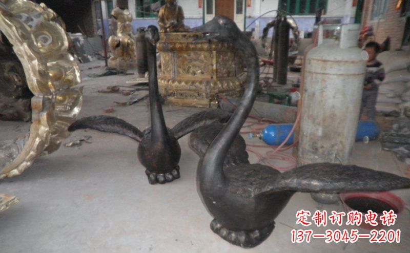 济南公园仙鹤动物铜雕