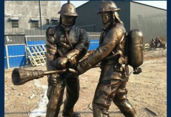 济南以消防员为原型的铜雕塑