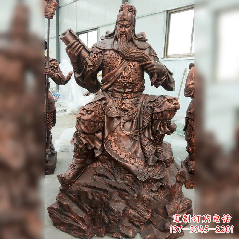 济南文化历史写照:关羽夜读春秋雕塑