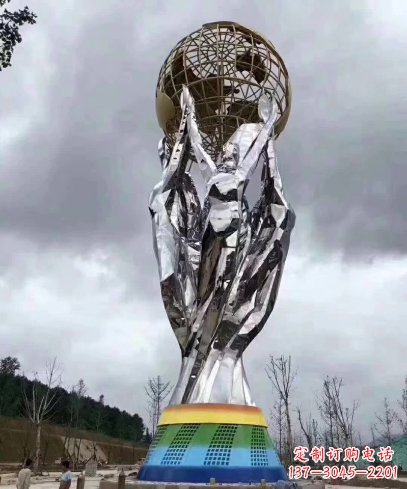 济南精致的不锈钢手托地球雕塑