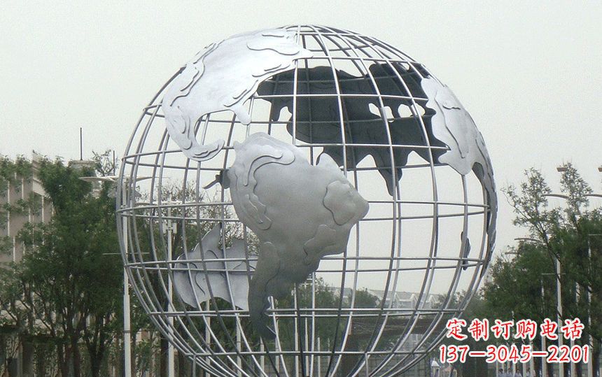 济南金属太空,伊中领雕塑的不锈钢地球雕塑;