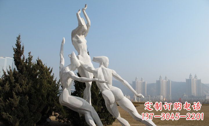 济南中领雕塑:优雅动人的不锈钢滑冰女孩雕塑