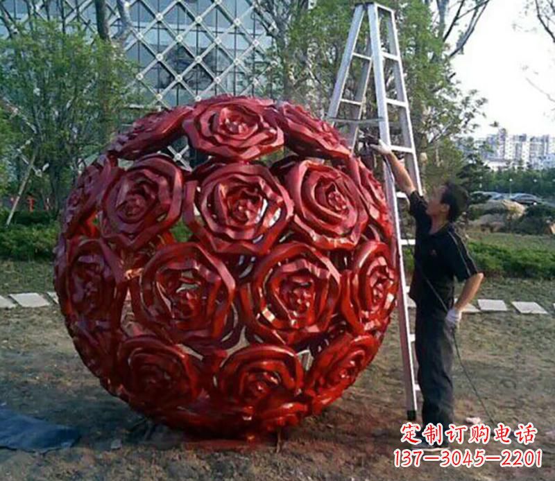 济南广场不锈钢玫瑰花镂空球景观雕塑