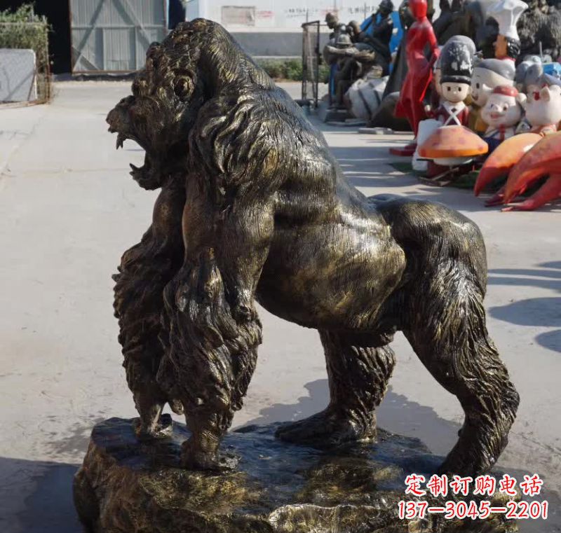 济南高贵大气的猩猩铜雕