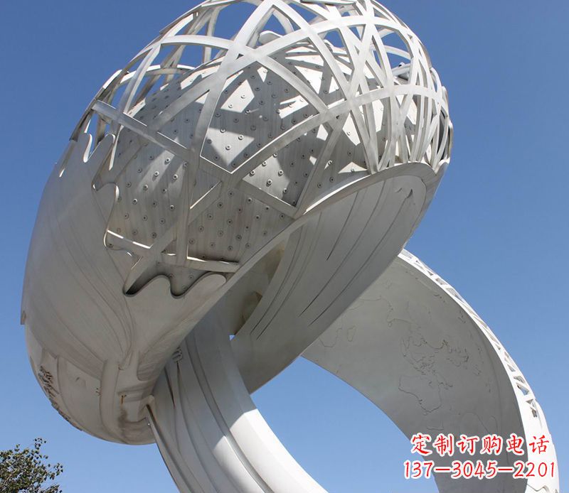 济南广场戒指不锈钢雕塑