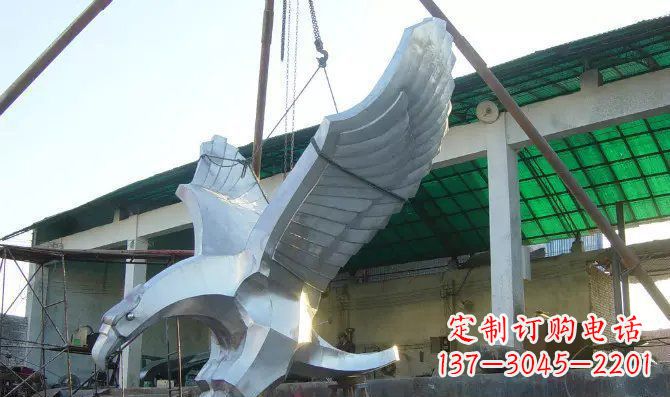 济南高端大气老鹰不锈钢雕塑