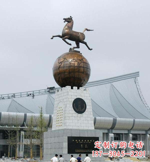 济南世界地球铜雕,完美展现地球的神秘与美丽