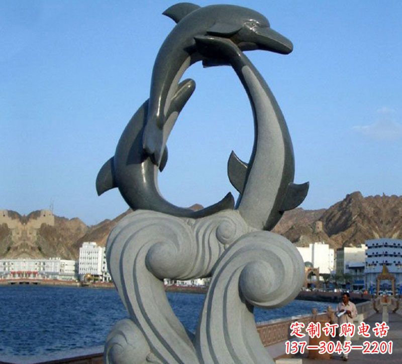 济南海边动物海豚石雕