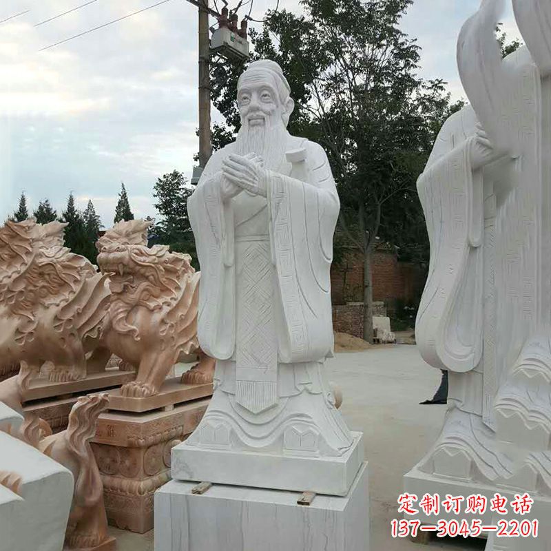 济南海外的孔子雕像——展示中国文化的象征