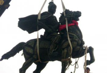 济南仰望古代将军，来一场跨越时空的雕塑之旅