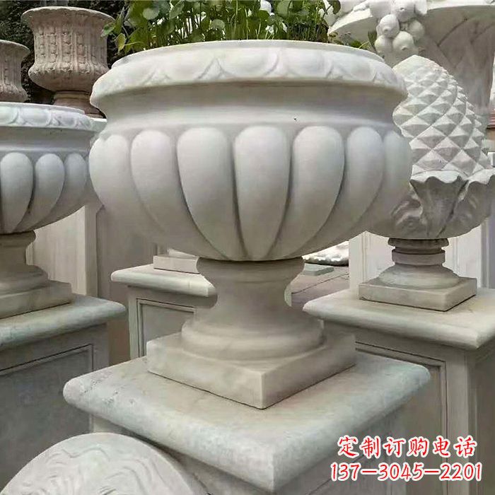济南优雅的汉白玉花盆雕塑