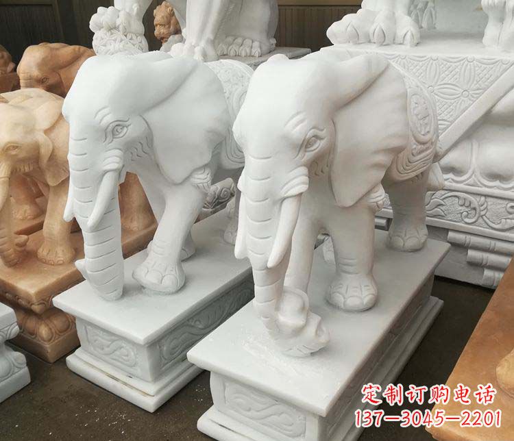 济南独特的大象雕塑造型精美