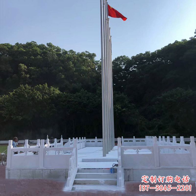 济南中领雕塑是一家专业定制汉白玉石雕国旗台的…