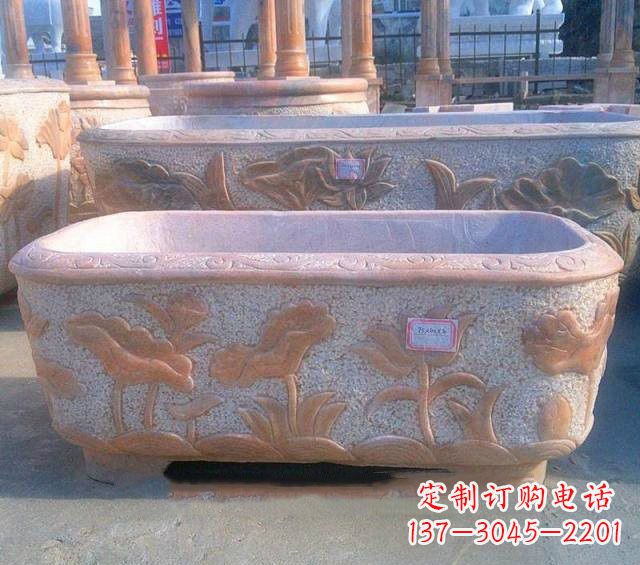 济南中领雕塑推出的荷花鲤鱼精美雕塑是一件伴随…