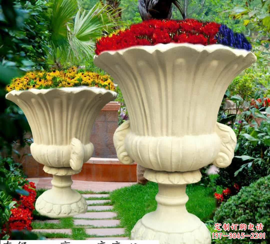 济南以花园景观为灵感的花盆石雕
