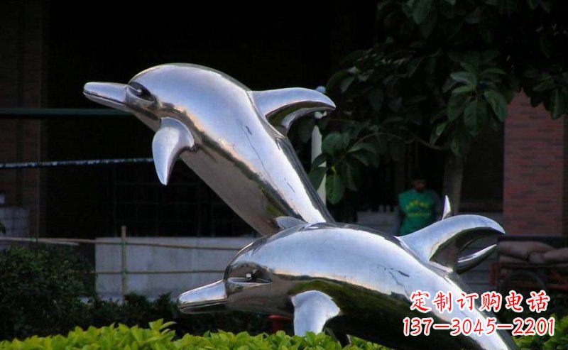 济南彰显自由灵动的不锈钢跳跃海豚雕塑