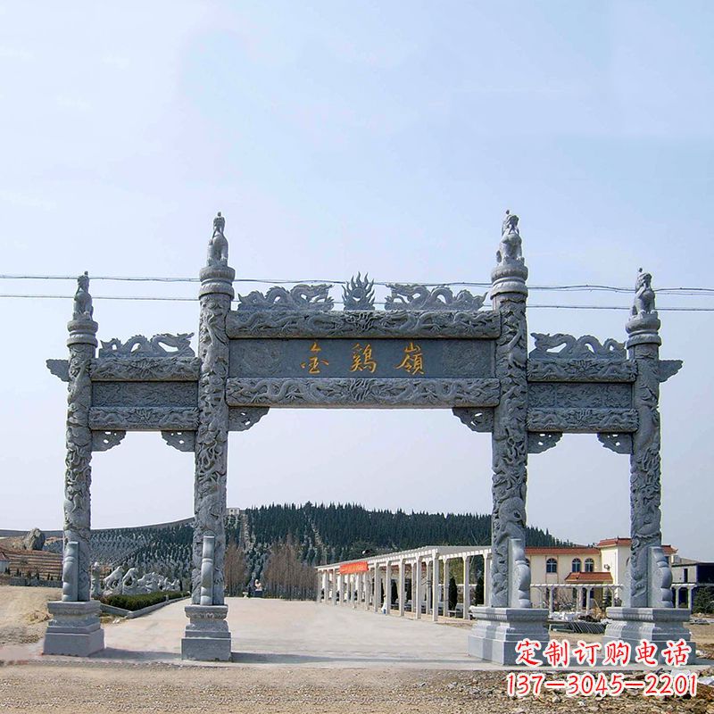 济南金鸡岭景区石雕牌坊