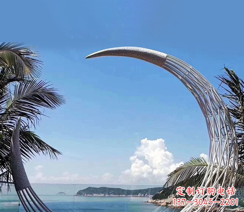 济南无比耀眼的不锈钢月亮雕塑