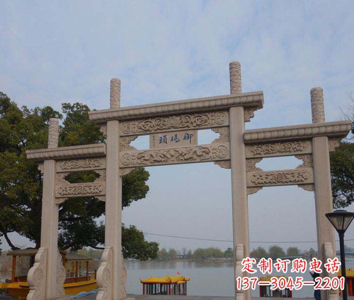 济南景区三门古典牌坊石雕