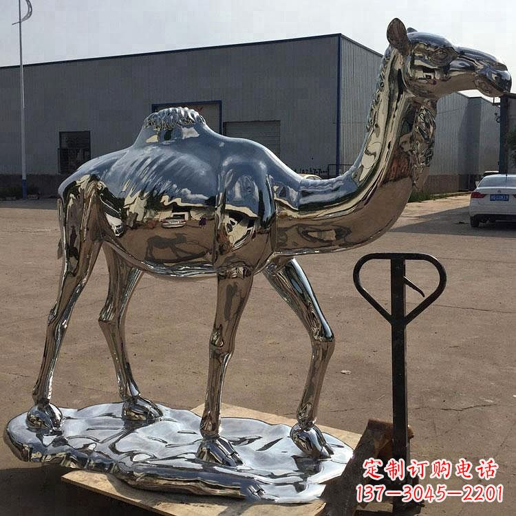 济南镜面不锈钢骆驼雕塑生动又独特