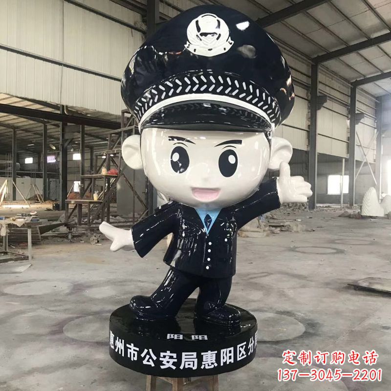 济南可爱警察雕塑,萌趣满满!