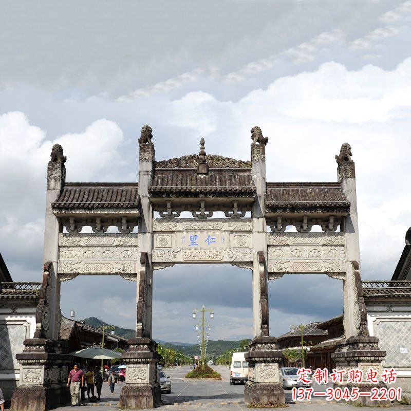 济南精致古典风格的牌楼雕塑