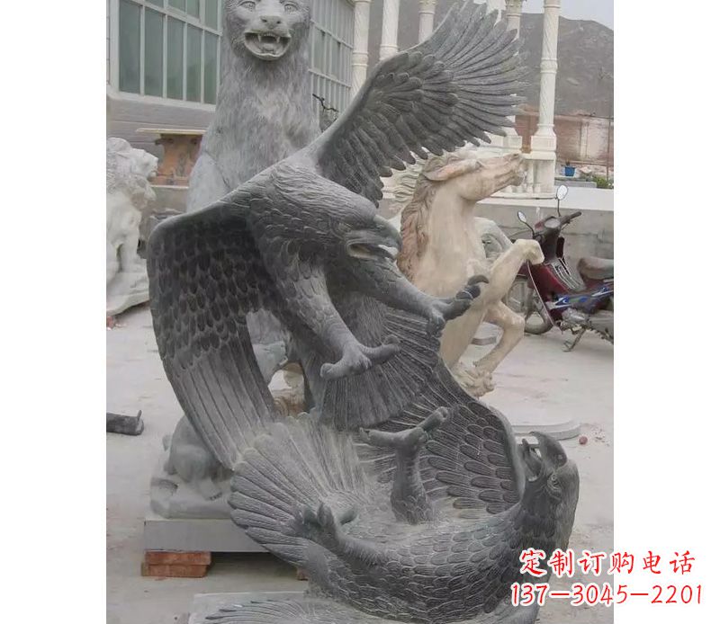 济南中领雕塑推出的石雕老鹰是一款充满生机与力…