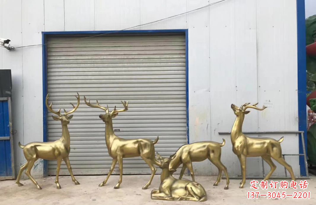 济南产自中领雕塑的手工鹿群铜雕塑,是一款以鹿…