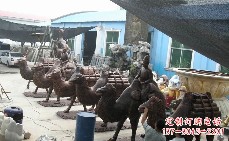 济南骆驼公园动物铜雕魅力无限