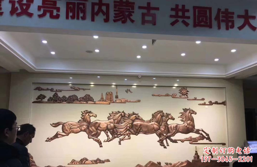 济南完美展示马到成功的铜马雕塑