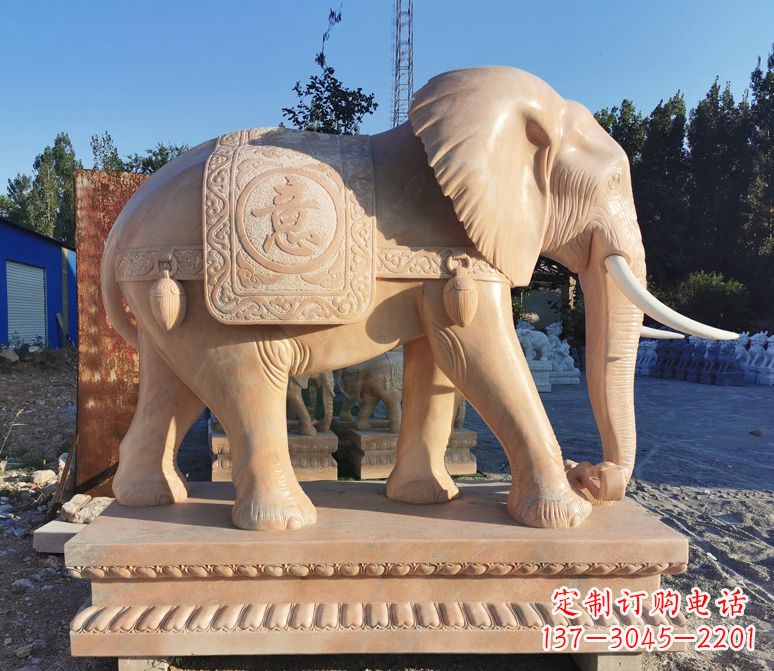 济南南中领雕塑的大象雕塑