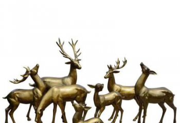 济南精致精美，欣赏黄铜色鹿群雕塑