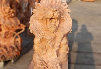 济南象征力量的汇丰狮子红石雕