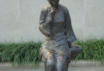 济南描绘心灵世界的街边低头思考的女孩景观铜雕
