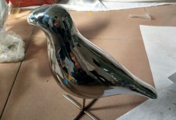 济南精致现代镜面不锈钢鸽子雕塑