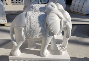 济南看门石雕大象，精致雕塑工艺的经典之作